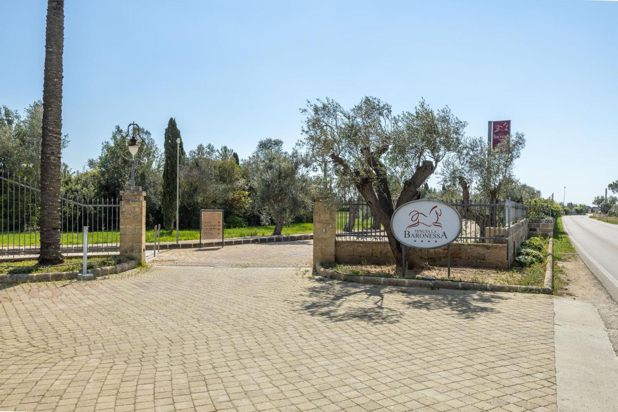 Hotiday Room Collection - Gallipoli Masseria Екстериор снимка